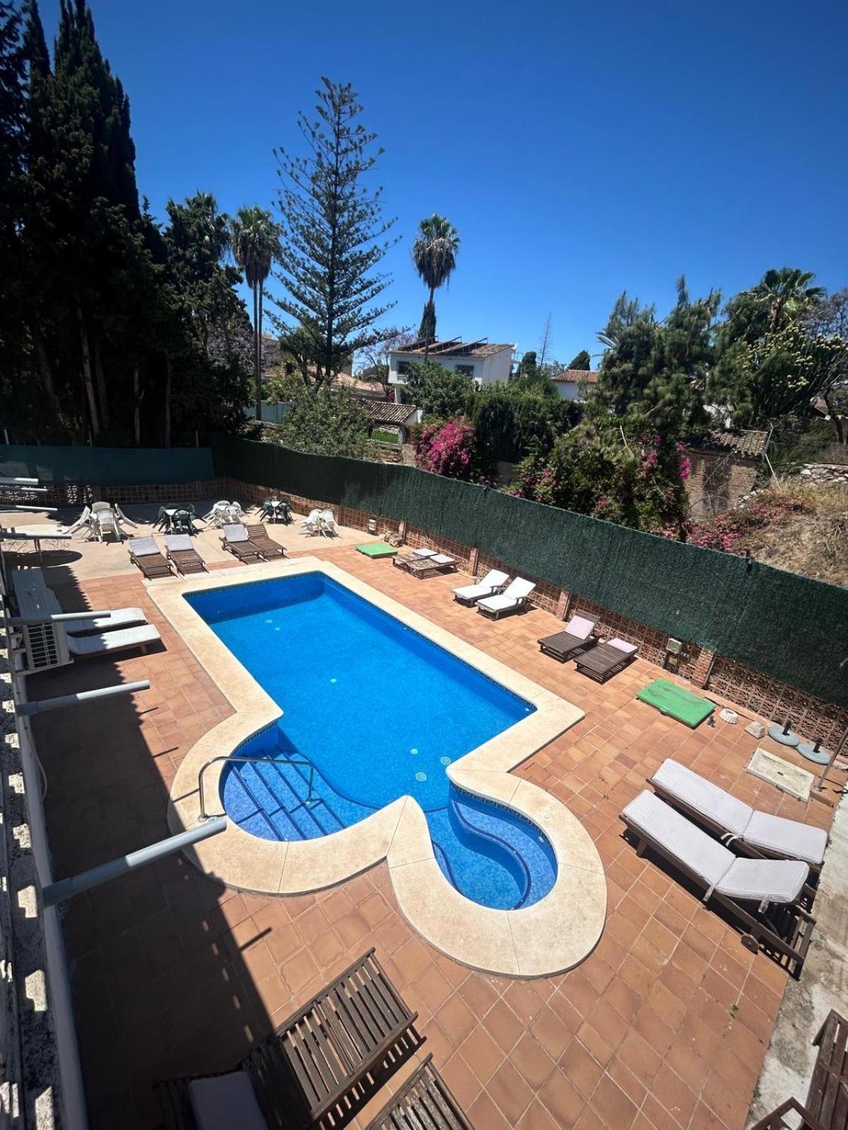 Apartamentos Playa Del Palo Malaga Exterior photo