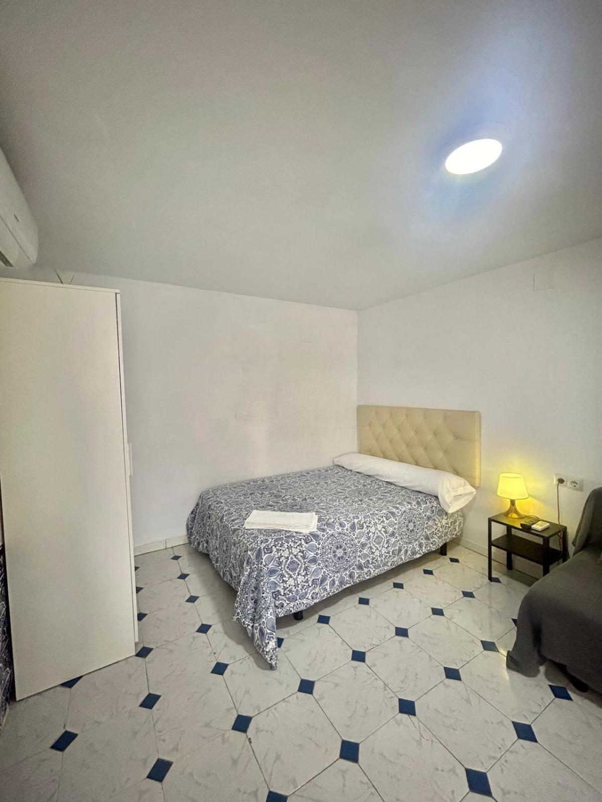 Apartamentos Playa Del Palo Malaga Exterior photo