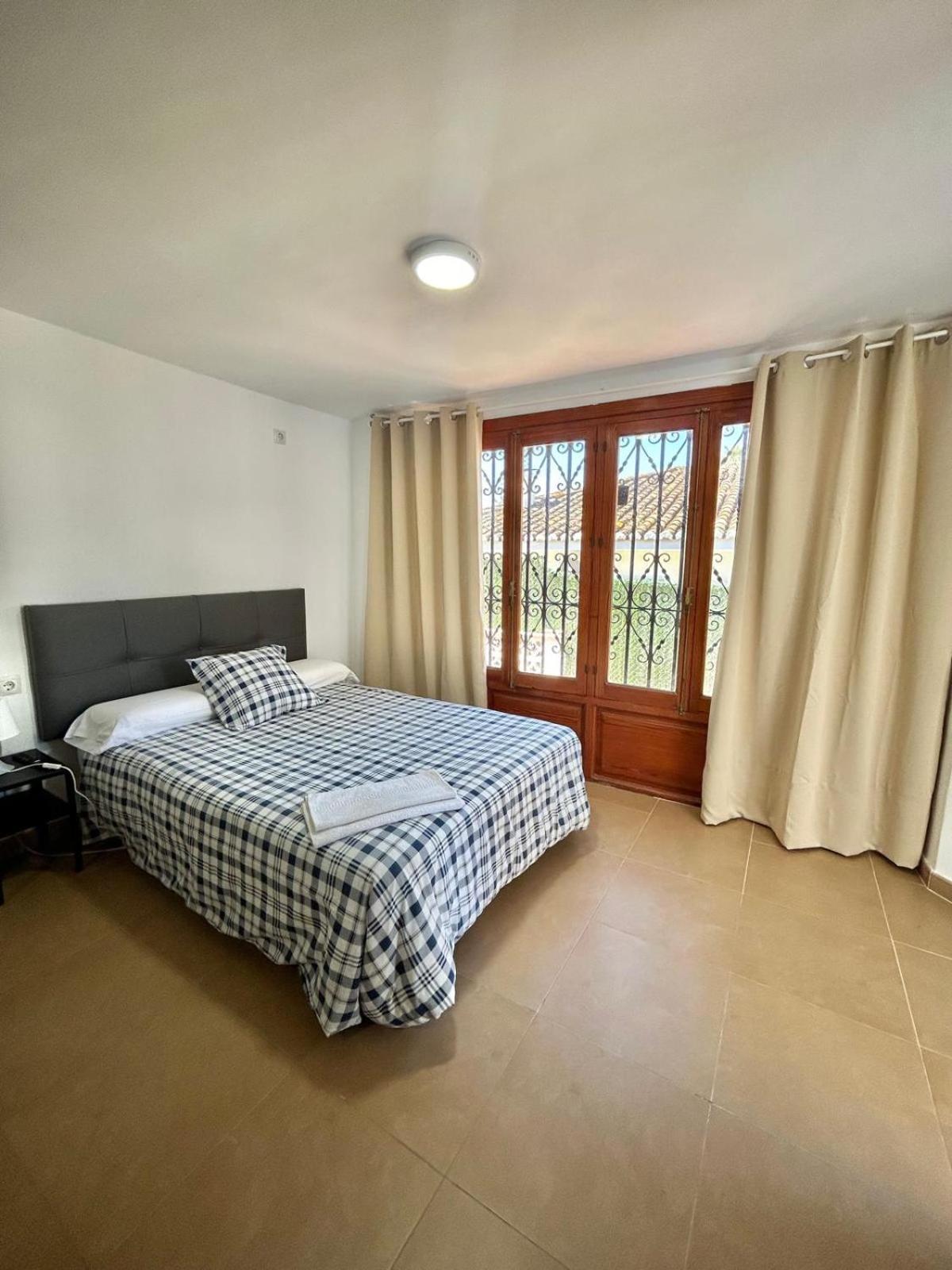 Apartamentos Playa Del Palo Malaga Exterior photo