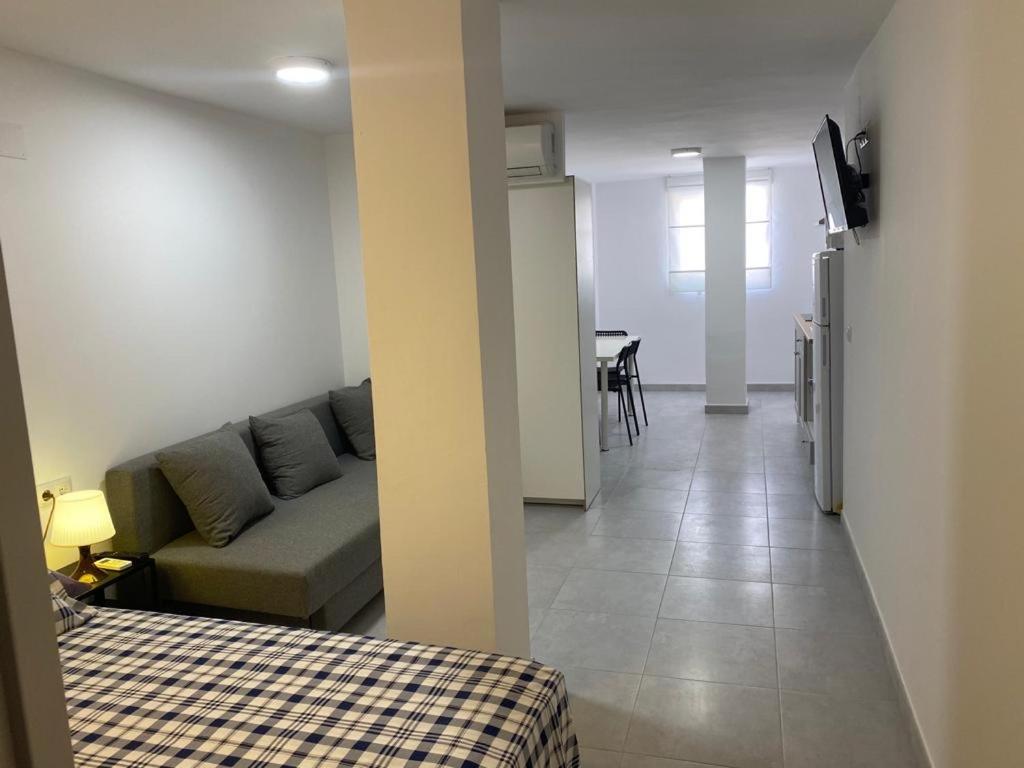 Apartamentos Playa Del Palo Malaga Exterior photo