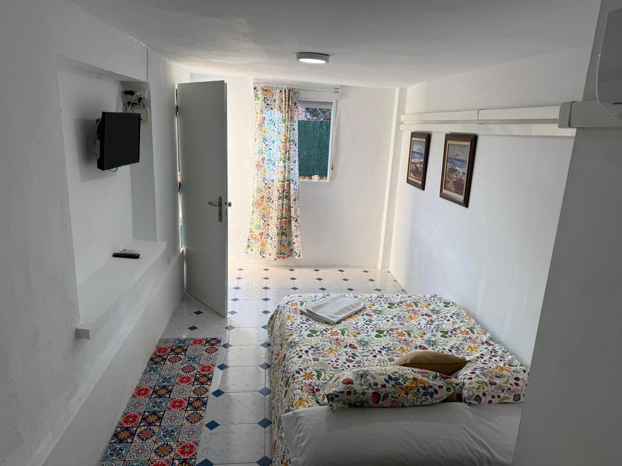 Apartamentos Playa Del Palo Malaga Exterior photo