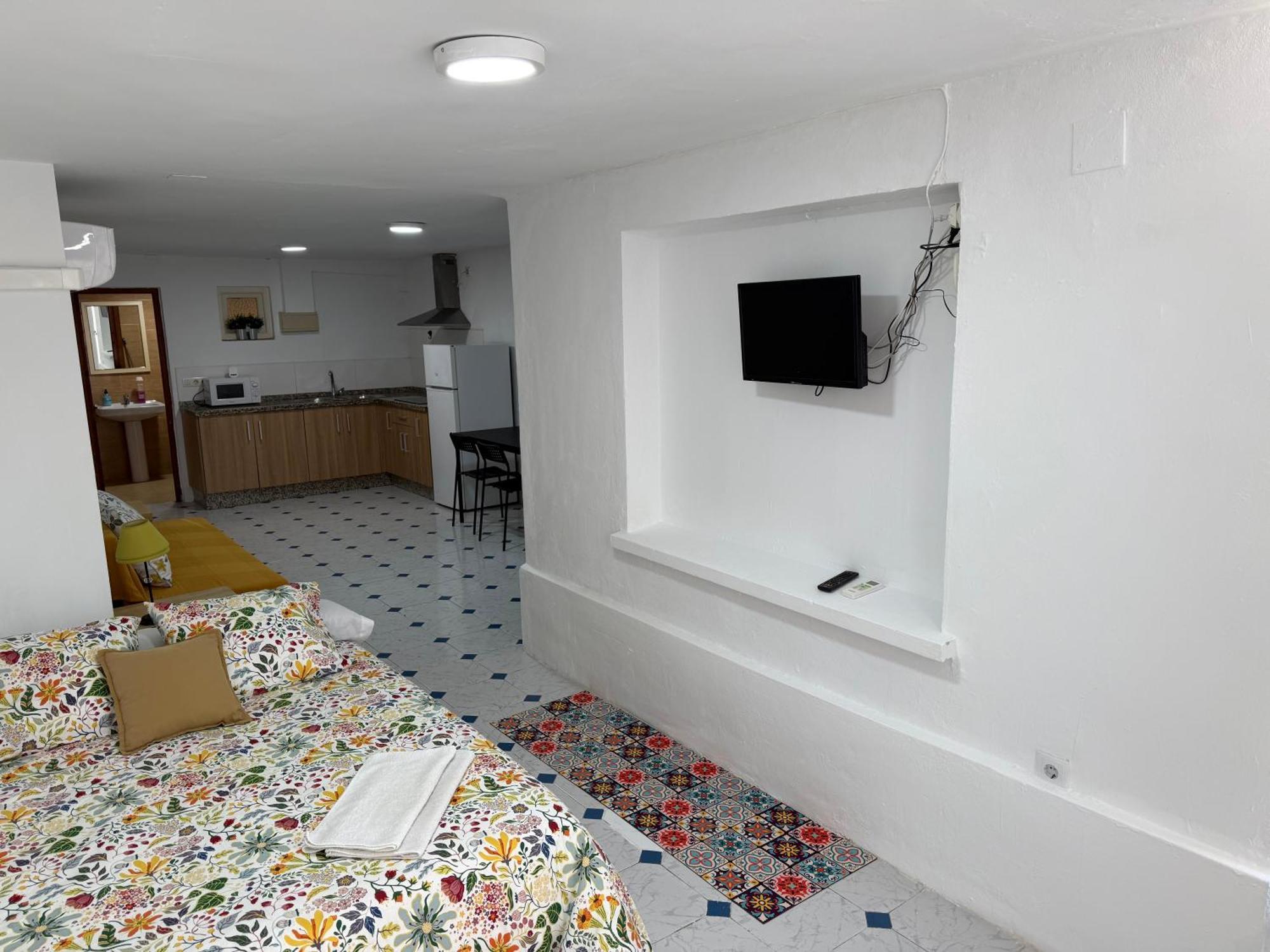 Apartamentos Playa Del Palo Malaga Exterior photo